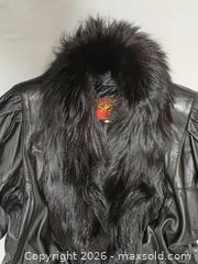 MaxSold Auction: Vintage Sharp Fashion 90s Women's Fur Collar Leather Trench Coat Size M  - Toronto (Ontario, Canada) PARTNER MANAGED Reseller Online Auction - Queen Street West