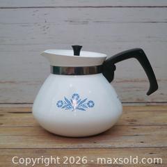 MaxSold Auction: Corningware Cornflower Blue Glass-Ceramic Coffee Pot with Lid - Ottawa (Ontario, Canada) SELLER MANAGED Downsizing Online Auction - Valley Stream Drive (CONDO)