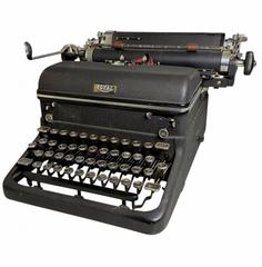 MaxSold Auction: Royal Mid-Century Portable Manual Typewriter - Hayward (California, USA) SELLER MANAGED Reseller Online Auction - Oakhill Way