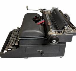 MaxSold Auction: Royal Mid-Century Portable Manual Typewriter - Hayward (California, USA) SELLER MANAGED Reseller Online Auction - Oakhill Way