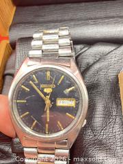MaxSold Auction: Men's Seiko 5 Automatic Watch Vintage with Original Box - Oakville (Ontario, Canada) PARTNER MANAGED Estate Sale Online Auction -  Timber Lane