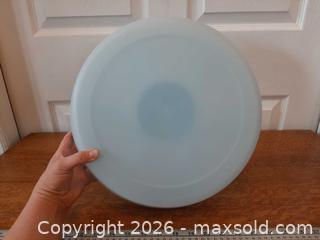MaxSold Auction: Tupperware Serving Center Set - London (Ontario, Canada) PARTNER MANAGED Downsizing Online Auction - Seymour Crescent