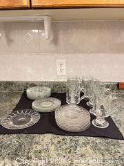 MaxSold Auction: Assorted Clear Glass Mugs and Saucers, 26-Piece Lot - Greater Sudbury (Ontario, Canada) PARTNER MANAGED Estate Sale Online Auction -  Pebble Hill Place