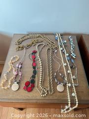 MaxSold Auction: Mixed Jewelry Lot – Faux Pearls, Beaded, Pendants & Chains - Greater Sudbury (Ontario, Canada) PARTNER MANAGED Estate Sale Online Auction -  Pebble Hill Place