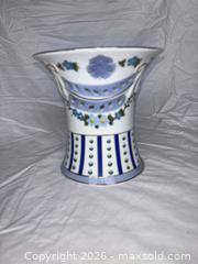 MaxSold Auction: Blue and White Porcelain/Ceramic Lot, 5 Pieces - Hamilton (Ontario, Canada) SELLER MANAGED Estate Sale Online Auction - Barton Street East,
