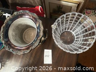 MaxSold Auction: Lot of Fine Luxury Ice Buckets - Livermore (California, USA) SELLER MANAGED Estate Sale Online Auction - Hansen Road