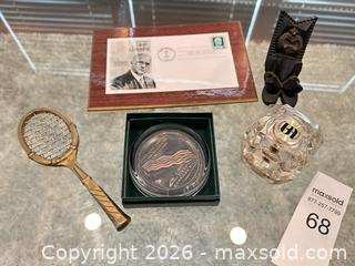 MaxSold Auction: Lot of paperweight desk decor  - Livermore (California, USA) SELLER MANAGED Estate Sale Online Auction - Hansen Road