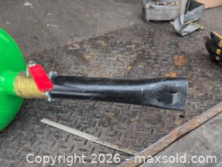 MaxSold Auction: Used Heavy Duty Bead Sealer - Whitby (Ontario, Canada) SELLER MANAGED Commercial Liquidation Online Auction -  Thickson Road