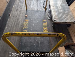 MaxSold Auction: Used Rubber Maid Cart - Whitby (Ontario, Canada) SELLER MANAGED Commercial Liquidation Online Auction -  Thickson Road