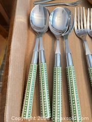 MaxSold Auction: Cutlery  - Kingston (Ontario, Canada) PARTNER MANAGED Downsizing Online Auction - Buckingham Court