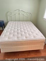 MaxSold Auction: Double Bed  - Kingston (Ontario, Canada) PARTNER MANAGED Downsizing Online Auction - Buckingham Court