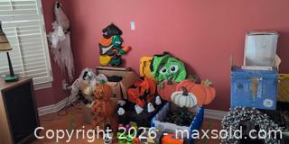 MaxSold Auction: Halloween Decor  - Kingston (Ontario, Canada) PARTNER MANAGED Downsizing Online Auction - Buckingham Court