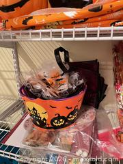 MaxSold Auction: Holiday Decor - Kingston (Ontario, Canada) PARTNER MANAGED Downsizing Online Auction - Buckingham Court