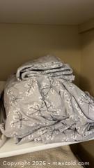 MaxSold Auction: Linen Lot  - Kingston (Ontario, Canada) PARTNER MANAGED Downsizing Online Auction - Buckingham Court