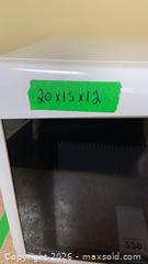 MaxSold Auction: Panasonic Microwave Oven - Kingston (Ontario, Canada) PARTNER MANAGED Downsizing Online Auction - Buckingham Court