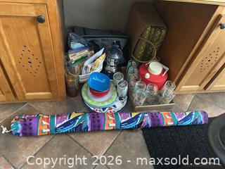 MaxSold Auction: Picnic Lot  - Kingston (Ontario, Canada) PARTNER MANAGED Downsizing Online Auction - Buckingham Court