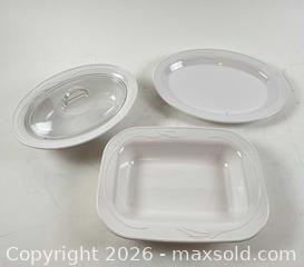 MaxSold Auction: A LOT OF WHITE CORNING WARE 4 PIECES SOLD TOGETHER - Toronto (Ontario, Canada) PARTNER MANAGED Moving Online Auction - Brunswick Avenue