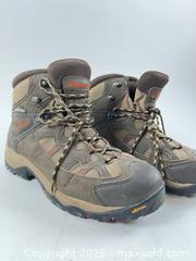 MaxSold Auction: COLUMBIA WATERPROOF MEN'S HIKING BOOTS VIBRAM SOLE MEN'S SIZE 11 - Toronto (Ontario, Canada) PARTNER MANAGED Moving Online Auction - Brunswick Avenue