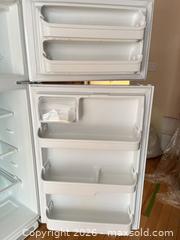 MaxSold Auction: FRIGIDARE REFRIGERATOR - Toronto (Ontario, Canada) PARTNER MANAGED Moving Online Auction - Brunswick Avenue