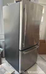 MaxSold Auction: GE HOUSEHOLD REFRIGERATOR  - Toronto (Ontario, Canada) PARTNER MANAGED Moving Online Auction - Brunswick Avenue