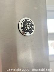 MaxSold Auction: GE HOUSEHOLD REFRIGERATOR  - Toronto (Ontario, Canada) PARTNER MANAGED Moving Online Auction - Brunswick Avenue