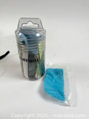 MaxSold Auction: LARGE FILM CAMERA LOT VINTAGE AND ANTIQUE - Toronto (Ontario, Canada) PARTNER MANAGED Moving Online Auction - Brunswick Avenue