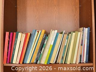 MaxSold Auction: LIBRARY LOT F - Toronto (Ontario, Canada) PARTNER MANAGED Moving Online Auction - Brunswick Avenue