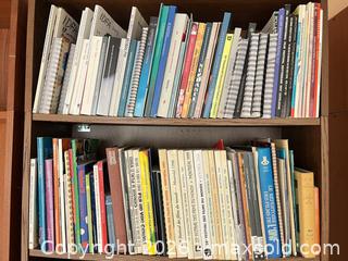 MaxSold Auction: LIBRARY LOT G - Toronto (Ontario, Canada) PARTNER MANAGED Moving Online Auction - Brunswick Avenue