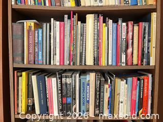 MaxSold Auction: LIBRARY LOT G - Toronto (Ontario, Canada) PARTNER MANAGED Moving Online Auction - Brunswick Avenue