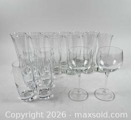 MaxSold Auction: [LOT OF 20] MIXED SET OF CLEAR DRINKING GLASSES - Toronto (Ontario, Canada) PARTNER MANAGED Moving Online Auction - Brunswick Avenue