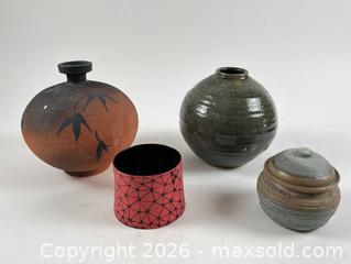 MaxSold Auction: [LOT OF 4] ARTISANAL JAPANESE POTTERY LOT - Toronto (Ontario, Canada) PARTNER MANAGED Moving Online Auction - Brunswick Avenue