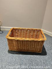 MaxSold Auction: [LOT OF 8] WICKER BASKET LOT - Toronto (Ontario, Canada) PARTNER MANAGED Moving Online Auction - Brunswick Avenue