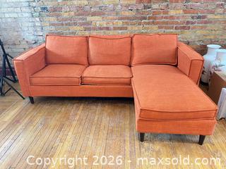 MaxSold Auction: MCM STYLE BURNT ORANGE SECTIONAL SOFA - Toronto (Ontario, Canada) PARTNER MANAGED Moving Online Auction - Brunswick Avenue