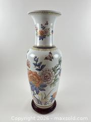 MaxSold Auction: MONUMENTAL WEST GERMAN KAISER PORCELAIN FLORAL MOTIF VASE - Toronto (Ontario, Canada) PARTNER MANAGED Moving Online Auction - Brunswick Avenue