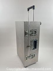 MaxSold Auction: RUGGED METAL CARRYING CASE LUGGAGE PROFESSIONAL  - Toronto (Ontario, Canada) PARTNER MANAGED Moving Online Auction - Brunswick Avenue