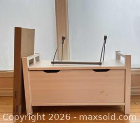 MaxSold Auction: USEFUL SMALL FURNITURE IN GOOD CONDITION  - Toronto (Ontario, Canada) PARTNER MANAGED Moving Online Auction - Brunswick Avenue