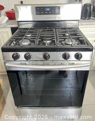 MaxSold Auction: SAMSUNG GAS OVEN - Toronto (Ontario, Canada) PARTNER MANAGED Moving Online Auction - Brunswick Avenue
