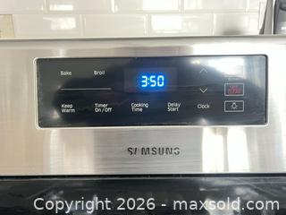 MaxSold Auction: SAMSUNG GAS OVEN - Toronto (Ontario, Canada) PARTNER MANAGED Moving Online Auction - Brunswick Avenue