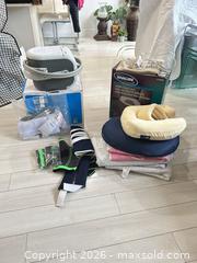 MaxSold Auction: Mixed Medical & Mobility Supplies Lot — Invacare Raised Toilet Seat - Delta (British Columbia, Canada) SELLER MANAGED Estate Sale Online Auction -  55b Street