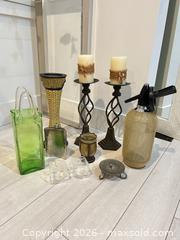 MaxSold Auction: Soda Siphon Lot and decor, 9–11 Pieces - Delta (British Columbia, Canada) SELLER MANAGED Estate Sale Online Auction -  55b Street