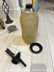 MaxSold Auction: Soda Siphon Lot and decor, 9–11 Pieces - Delta (British Columbia, Canada) SELLER MANAGED Estate Sale Online Auction -  55b Street