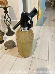 MaxSold Auction: Soda Siphon Lot and decor, 9–11 Pieces - Delta (British Columbia, Canada) SELLER MANAGED Estate Sale Online Auction -  55b Street