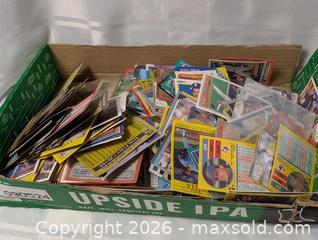 MaxSold Auction: Box Lot of Baseball and sports cards - South Frontenac (Ontario, Canada) SELLER MANAGED Downsizing Online Auction - Battersea Road