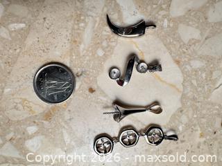 MaxSold Auction: Various Sterling Silver Pendant Settings - London (Ontario, Canada) SELLER MANAGED Downsizing Online Auction - Marconi Boulevard