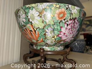 MaxSold Auction: Chinese Porcelain Flower Bowl - Campbell (California, USA) PARTNER MANAGED Downsizing Online Auction - Roundtree Drive