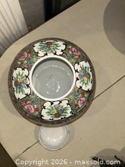 MaxSold Auction: Famille Rose Porcelain Ginger Jar - Campbell (California, USA) PARTNER MANAGED Downsizing Online Auction - Roundtree Drive