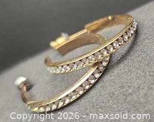 MaxSold Auction: 14K gold hoop earrings - Mississauga (Ontario, Canada) SELLER MANAGED Downsizing Online Auction - Golden Orchard Drive (CONDO)