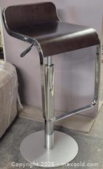 MaxSold Auction: Adjustable Hydraulic Barstool - Oshawa (Ontario, Canada) SELLER MANAGED Commercial Liquidation Online Auction - Bond Street West