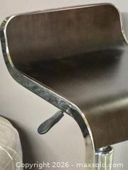 MaxSold Auction: Adjustable Hydraulic Barstool - Oshawa (Ontario, Canada) SELLER MANAGED Commercial Liquidation Online Auction - Bond Street West