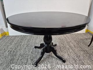 MaxSold Auction: Black Round Pedestal Dining Table - Oshawa (Ontario, Canada) SELLER MANAGED Commercial Liquidation Online Auction - Bond Street West